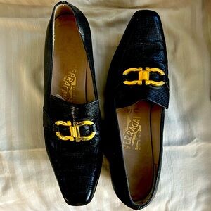 Size 9.5 AA vintage leather Ferragamo loafers
